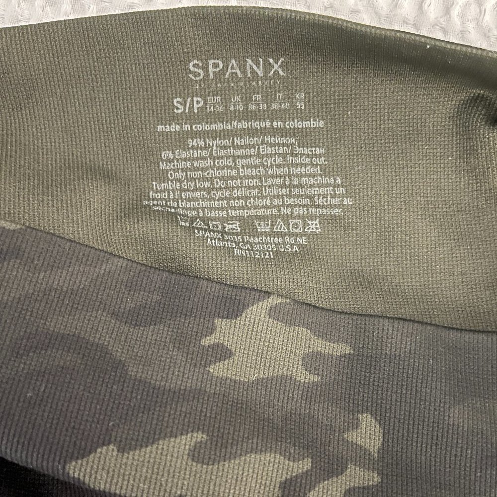 Spanx Standard Camo Leggings Size S View 2